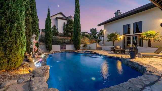 Homes with Guest Houses in Rancho Cucamonga, CA