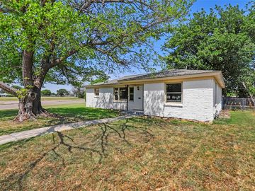 801 Perry Drive, White Settlement, TX, 76108, 