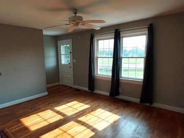 Green, Living Room, 1401 ORANGE ROAD, Culpeper, VA, 22701, 