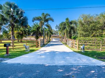 Yard, 5821 SW 162nd Ave, Southwest Ranches, FL, 33331, 