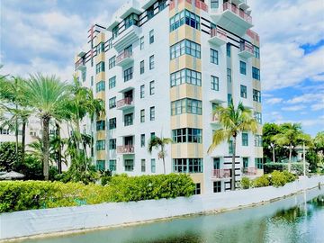 Swimming Pool, 2421 Lake Pancoast Dr #7D, Miami Beach, FL, 33140, 