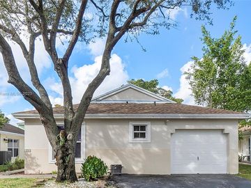 Front, 152 NW 207th Ave, Pembroke Pines, FL, 33029, 