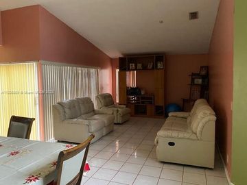 Living Room, 10441 SW 9th Lane, Pembroke Pines, FL, 33025, 