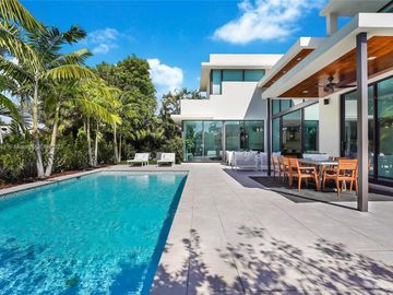 Swimming Pool, 4520 N Meridian Ave, Miami Beach, FL, 33140, 