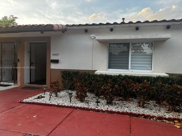 Front, 6937 Holly Rd #6937, Miami Lakes, FL, 33014, 