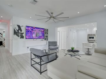 G, Living Room, 824 N 26th Ave, Hollywood, FL, 33020, 