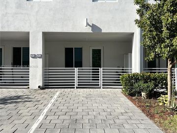 Front, 10222 NW 64th Way #103, Doral, FL, 33178, 