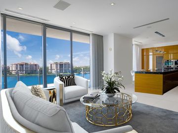 Y, Living Room, 800 S Pointe Dr #903, Miami Beach, FL, 33139, 