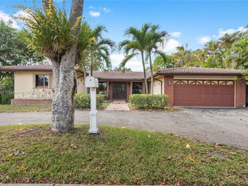 Front, 14502 Rosewood Rd, Miami Lakes, FL, 33014, 