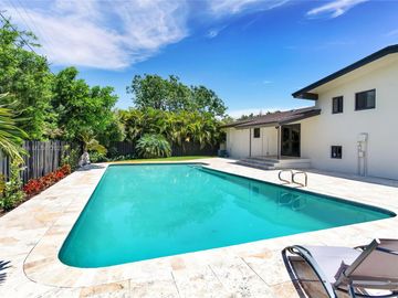 Swimming Pool, 2609 NW 6th Ave, Wilton Manors, FL, 33311, 