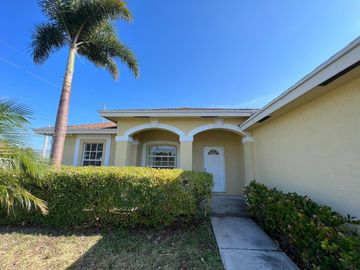 Front, 901 S 12th Ave S, Lake Worth, FL, 33460, 