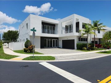 Front, 7442 NW 100th Ave, Doral, FL, 33178, 