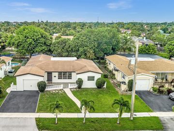 Yard, 3940 NW 47th Ave, Lauderdale Lakes, FL, 33319, 