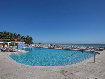 Swimming Pool, 19201 Collins Ave #326, Sunny Isles Beach, FL, 33160, 