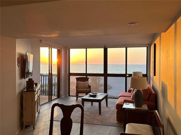 R, Living Room, 1290 GULF BOULEVARD #405, Clearwater, FL, 33767, 