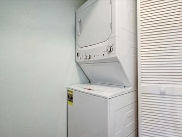 Laundry, 1801 GULF DRIVE N #279, Bradenton Beach, FL, 34217, 