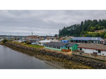 142 BAY FRONT LOOP, Winchester Bay, OR, 97467, 