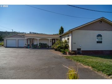 760 E CENTRAL AVE, Sutherlin, OR, 97479, 