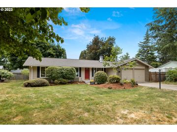 Front, 18700 MADRONA DR, Oregon City, OR, 97045, 