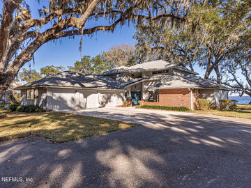 Front, 136 SOUTHERLY LN, Fleming Island, FL, 32003, 