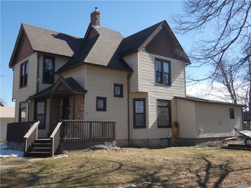 303 S Roche Street, Knoxville, IA, 50138, 