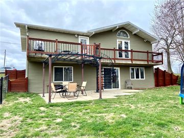 1420 North View Drive, Knoxville, IA, 50138, 