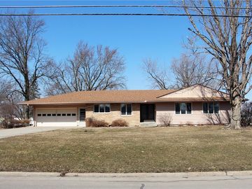 1527 10th Avenue, Grinnell, IA, 50112, 