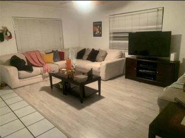O, Living Room, 702 NE 35th St, Oakland Park, FL, 33334, 