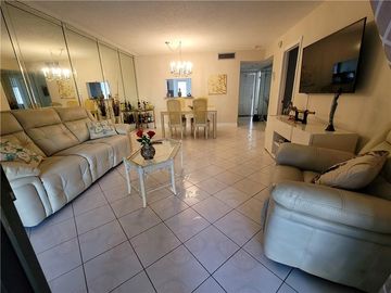 4270 NW 40th St #213, Lauderdale Lakes, FL, 33319, 