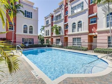 Swimming Pool, 1033 NE 17th Way #402, Fort Lauderdale, FL, 33304, 