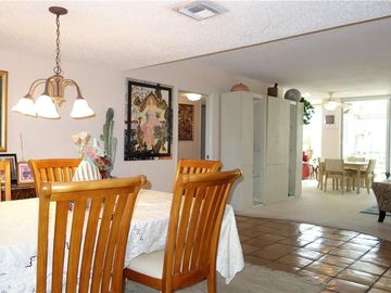 Y, Living Room, 565 Oaks Ln #410, Pompano Beach, FL, 33069, 