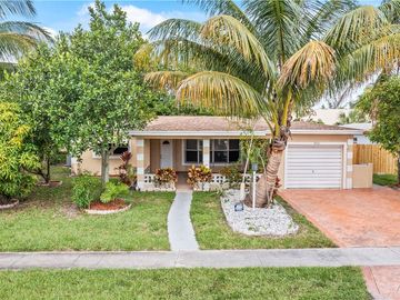 Front, 3931 NW 52nd Ave, Lauderdale Lakes, FL, 33319, 