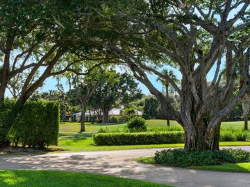 41 Country Road, Village Of Golf, FL, 33436, 